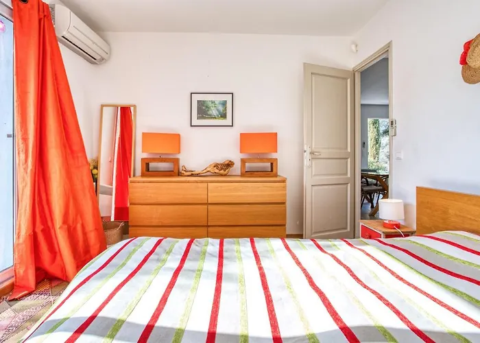 La Maison Des Oliviers - Belle Maison Familiale Avec Piscine Occhiatana